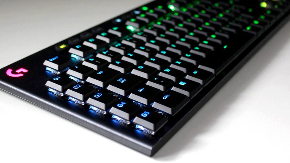 Logitech G915 Lightspeed Carbone - Rue Montgallet